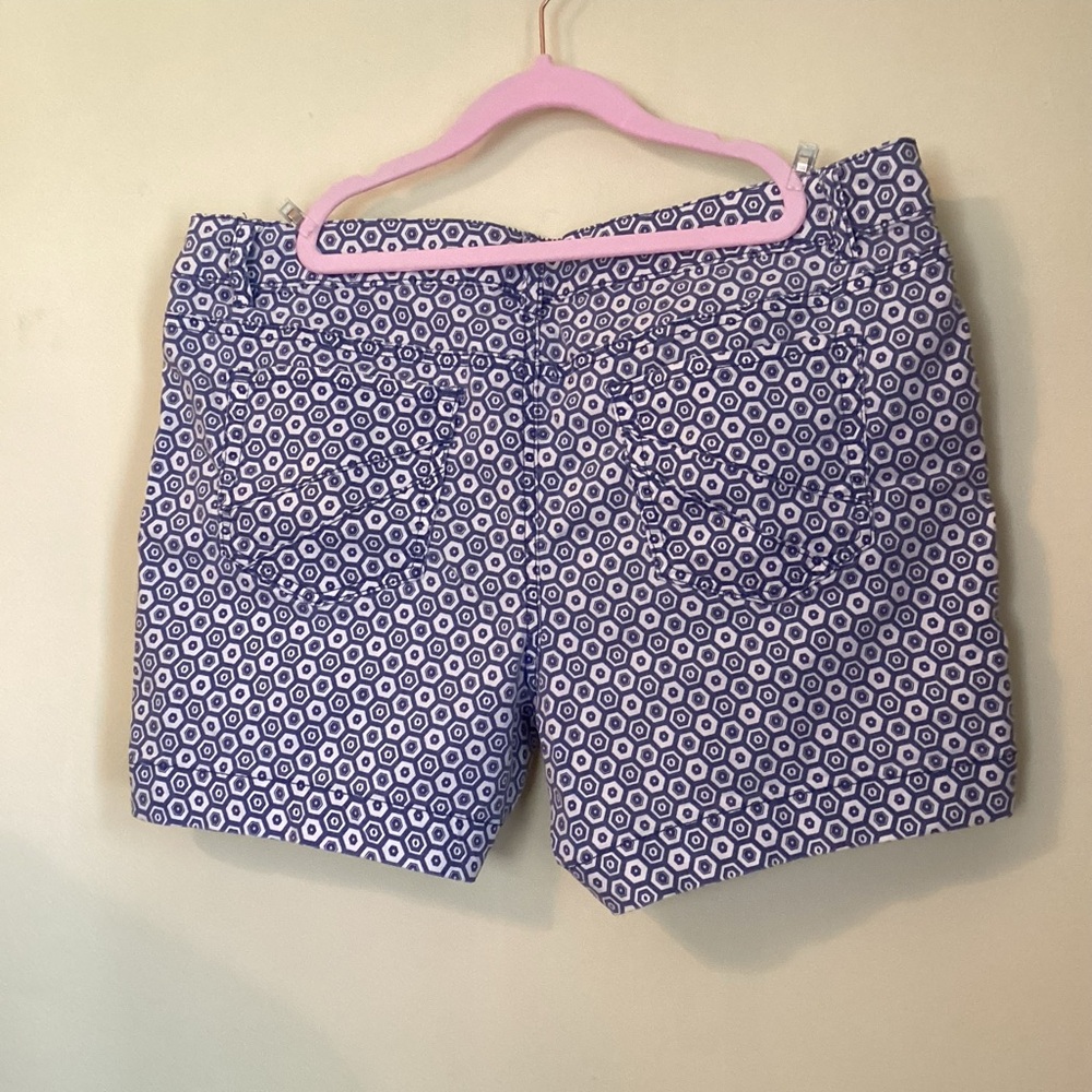 Ladies Shorts, Size 14 - Picture 4 of 5